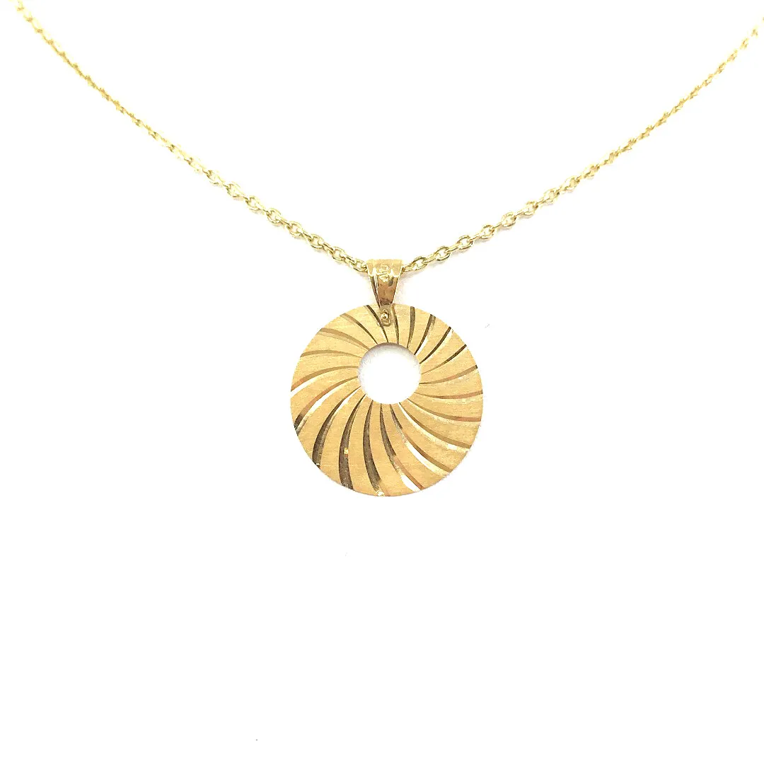 14K Gold Circle Pendant Necklace