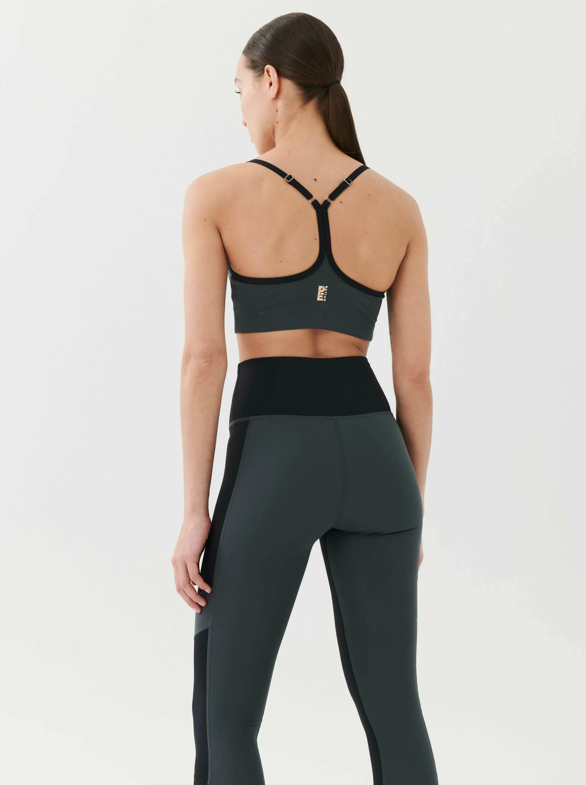 LEAGUE LEGGING IN CHARCOAL