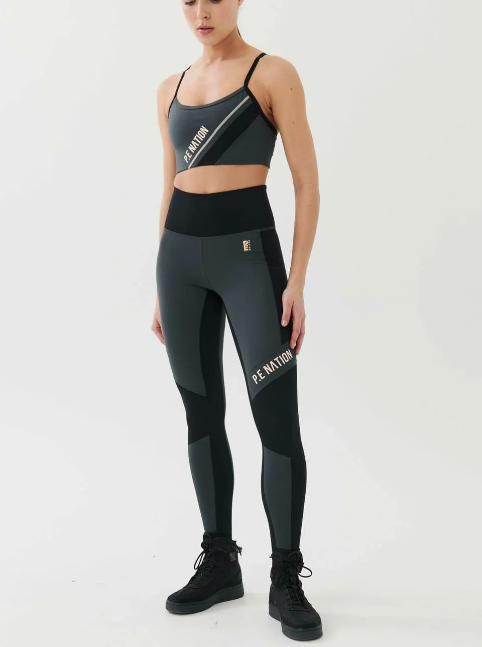 LEAGUE LEGGING IN CHARCOAL