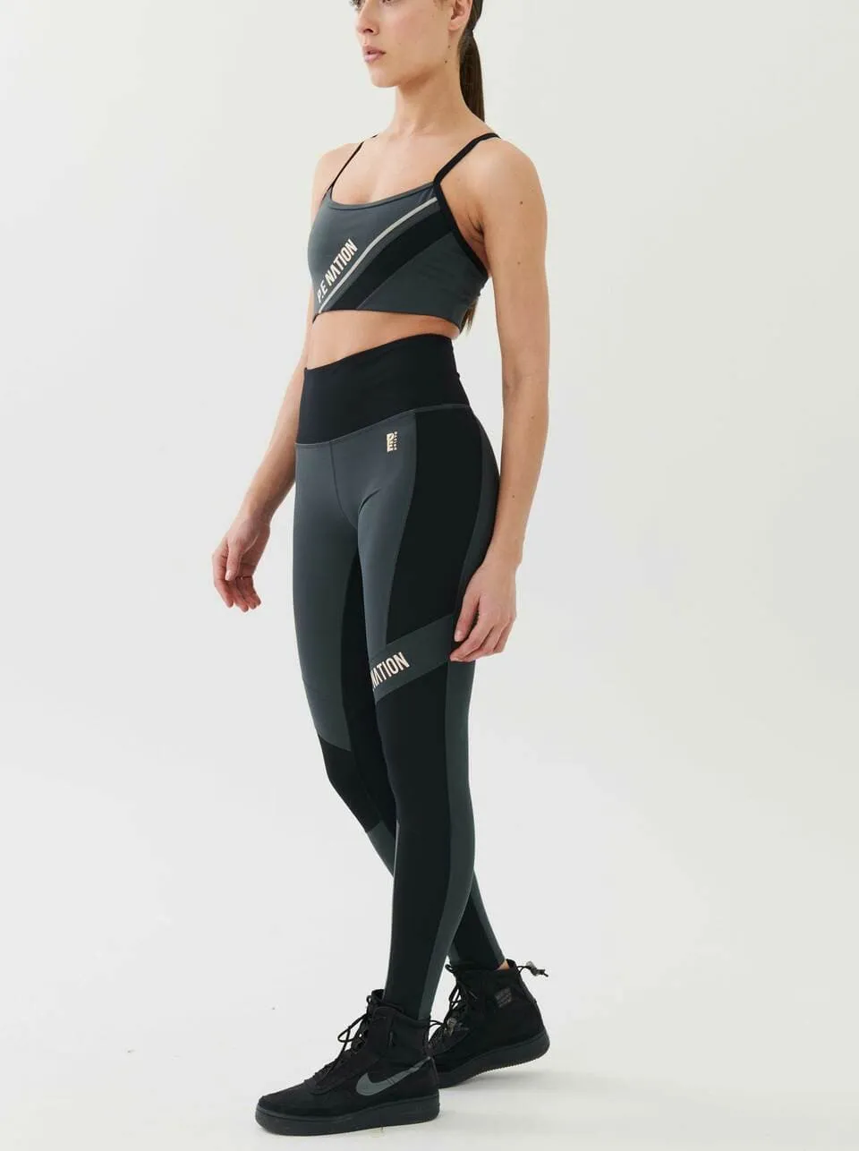 LEAGUE LEGGING IN CHARCOAL