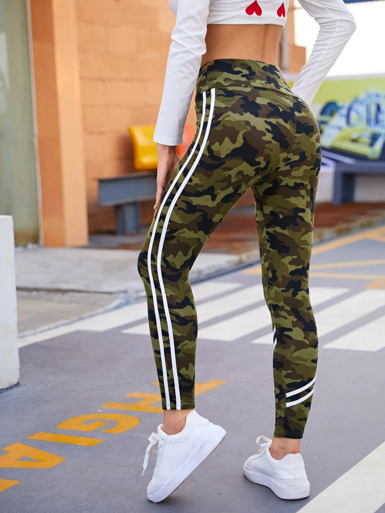 Sporty Camo Side Stripe Cropped Women Leggings